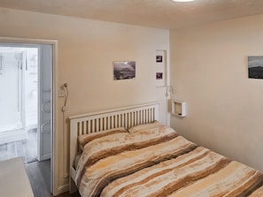 Double bedroom | This ’n’ That, Tintagel