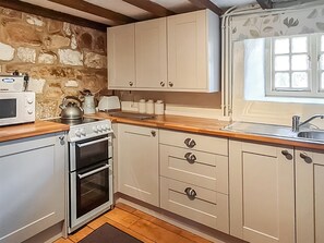 Kitchen | Nightingale Cottage - Leashaw Farm, Whatstandwell, near Matlock