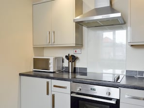Fully fitted kitchen | Mews Cottage, Bridlington