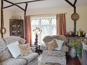 Comfy seating in living room | Tillet Cottage, Oulton Broad, near Lowestoft