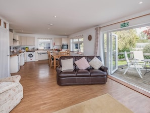 Convenient open-plan living space | Grange Farm Holiday’s - Red Squirrel Lodge - Grange Farm Holidays, Wootton, near Ryde