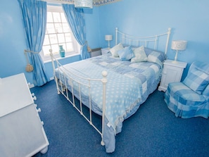 Comfortable double bedroom | Delphinium Cottage - Blakeney Quayside Cottages, Blakeney, near Holt