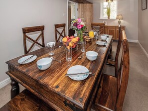 Elegant dining area | The Weaning Shed, Huggate, near York