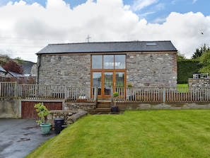 Lovely detached barn conversion | Little Barn, Govilon, near Abergavenny