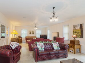 Spacious grand living room | Yokefleet Cottage, Sandholme, near Beverley