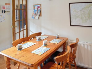 Lovely dining area | Seashell Cottage, Fishertown, Nairn