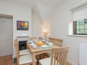 Charming dining area | Stable Yard Cottage, Selborne, near Alton