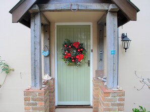 Decorated for Christmas | Stable Cottage, Littlehampton, near Arundel