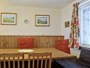 Dining area with built-in seating | Tigh na’ Caoiraich, Invergarry, Tomdoun