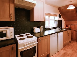 Stylish kitchen with all appliances | Yarlington Mill - The Old Kennels Holidays, Ledbury