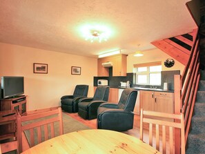 Lovely open plan living area | Yarlington Mill - The Old Kennels Holidays, Ledbury