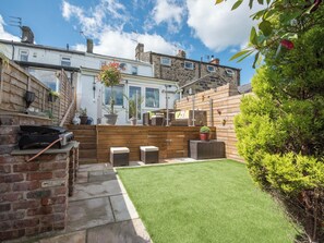 Garden | Harpers Cottage -  , Fence, near Burnley