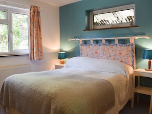 Comfortable double bedroom | The Glen, Pontrhydygroes, Devils Bridge