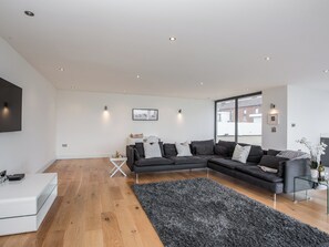 Contemporary, stylish open plan living space | The Wash House, Roughton, near Cromer