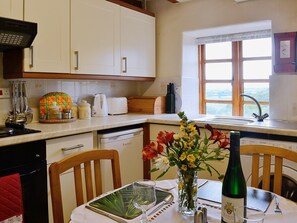 Kitchen/diner | River Wye View Cottage, Symonds Yat, Ross-on-Wye