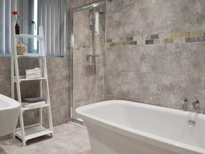 Lovely bathroom with slipper bath and separate shower | Henry Oscar House, Winchelsea, near Rye