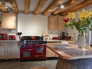 Kitchen | Meadow Barn - Brook and Meadow Barns, Shobley, Ringwood