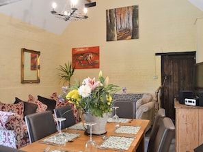 Living room & dining area | Meadow Barn - Brook and Meadow Barns, Shobley, Ringwood