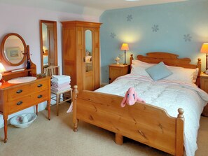 Double bedroom | Cow Cottage, Langford, near Churchill