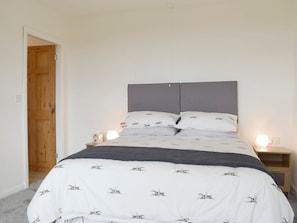 Relaxing double bedroom | Barley Heights, Hapton
