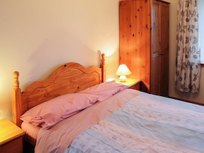 Cosy and inviting double bedroom | John O’ Groats - Horseman’s Cottage - Watermill Cottages, John O’ Groats