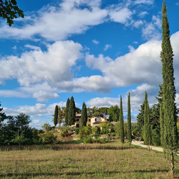 The Casa Colonica is located in the hamlet of il Poggiolo. 