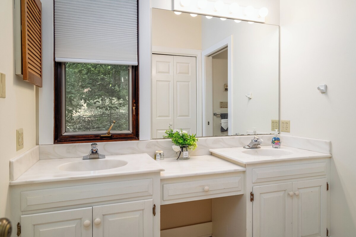 Luxury Mountain House – May 31st Weekend still available