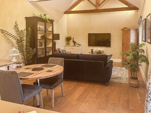Stylish open-plan living space | Sykelands Cottage - Sykelands Grange Cottages, Dalton near Richmond