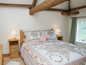 Double bedroom | Bridge Farm Holiday Cottages - The Byre, Brigham