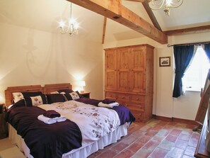 Double bedroom | Bridge Farm Holiday Cottages - The Byre, Brigham