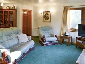 Comfortable living area of open plan living space | The Wheelhouse, Near Linlithgow