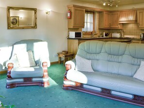 convenient open plan living space | The Wheelhouse, Near Linlithgow