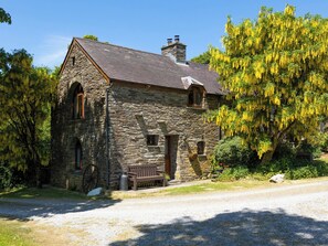 Exterior | Ysgubor Isaf - Fron Isaf Cottages, Llanglydwen, near Narberth