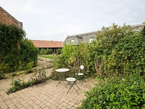 Sitting-out-area | Thyme, Catfield