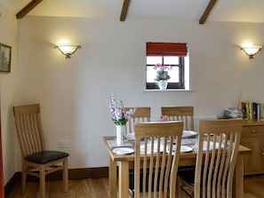 Convenient dining area | Henwood - Drayton Farm Barns, East Meon, Petersfield