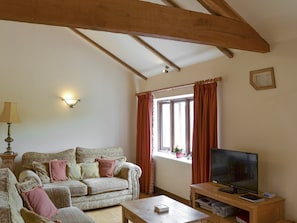 Exposed wood beams throughout | Henwood - Drayton Farm Barns, East Meon, Petersfield