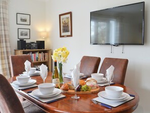Charming dining area | Invernoe Cottage, Taynuilt, near Oban