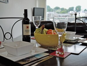Beautifully decorated open plan living space | Harbour View, Porthmadog