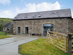 Fabulous restored barn | Maes Merlin, Llanddeusant, near Llangadog