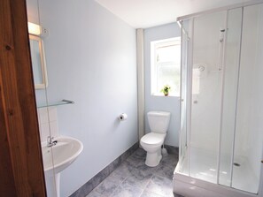 Garden Cottage shower room | Garden Cottage, Hevingham, nr. Norwich