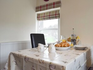Convenient dining area | Sandhaven, Culross, near Dunfermline