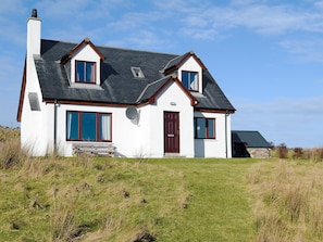Charming holiday home | Creagach, Achnacarnin, near Lochinver