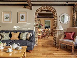 Living room | Hungate Garden Cottage - Hungate Cottages, Pickering