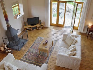 Stunning living arwa with doors on to balcony | Little Burcott Loft, Burcott, Wells