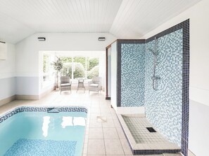 Pool hall seating and shower area | Brompton Lodge, Potter Brompton, Scarborough