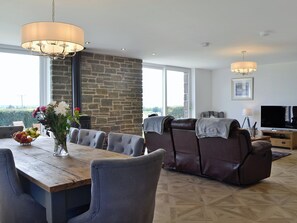Light and airy open plan living space | The Steading - Glenskinno, Montrose