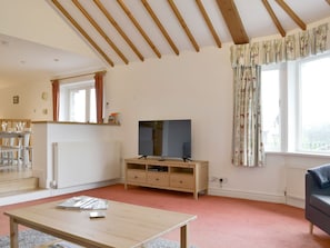 Characterful open-plan living space | Leyfield Coach House, Kirkby Lonsdale