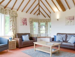Spacious living area | Leyfield Coach House, Kirkby Lonsdale