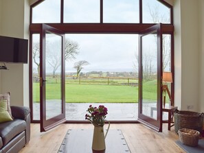 Open plan living/dining room/kitchen | Southlands Barn, Saundersfoot