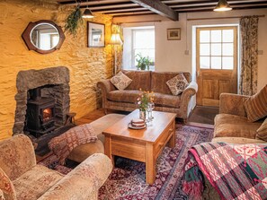 Living room | Hen EfailOld Smithy, Tregaron